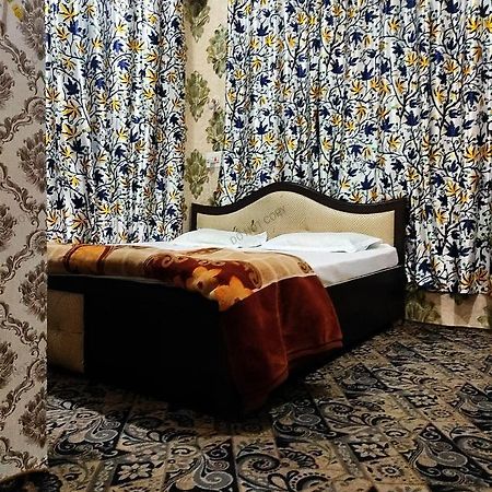 Fabulous Kashmir Srinagar Hotel ภายนอก รูปภาพ