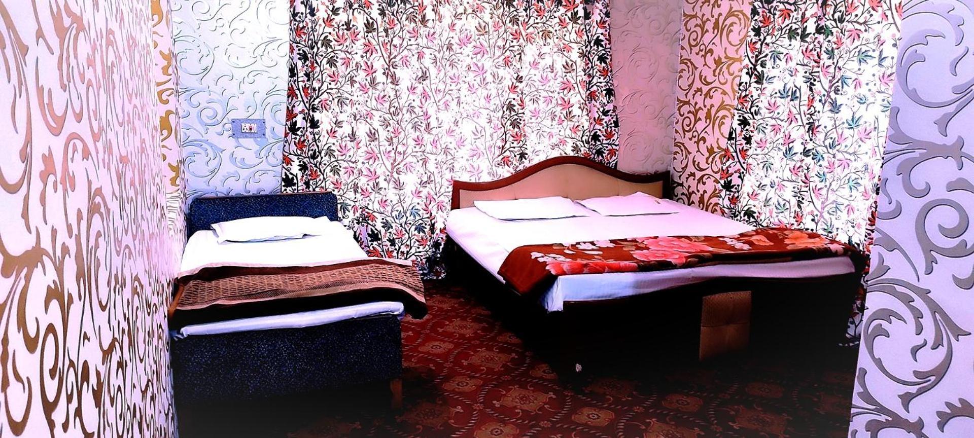 Fabulous Kashmir Srinagar Hotel ภายนอก รูปภาพ