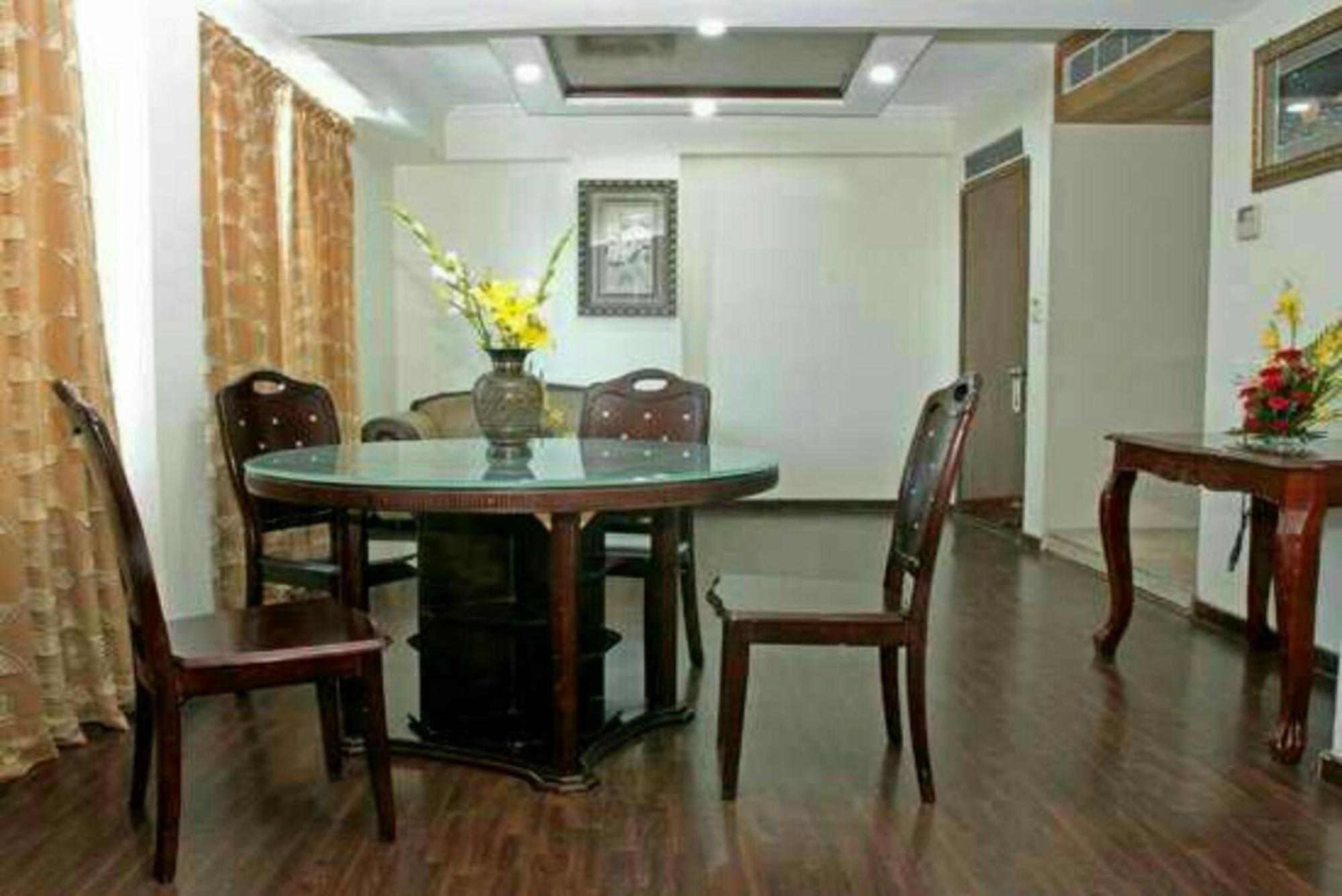 Fabulous Kashmir Srinagar Hotel ภายนอก รูปภาพ